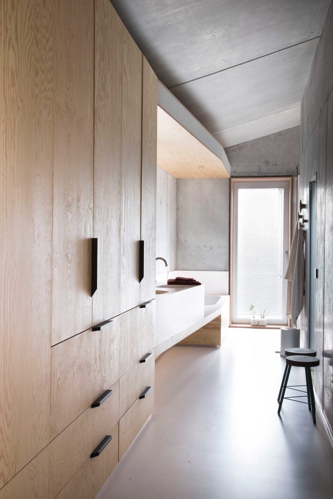 houten badkamer beton