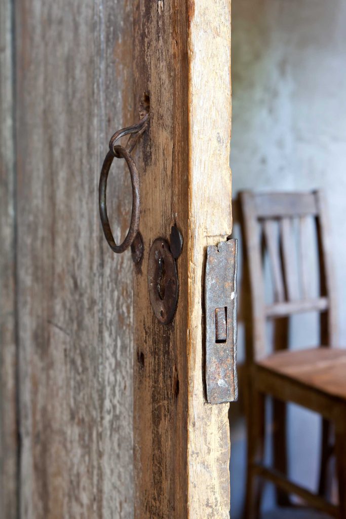 houten deur boerderij